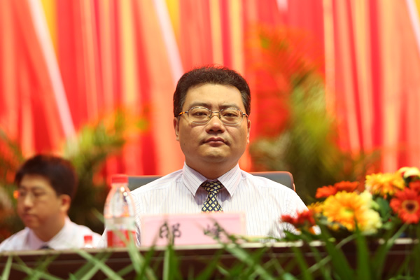 我院举行2012届毕业生毕业典礼