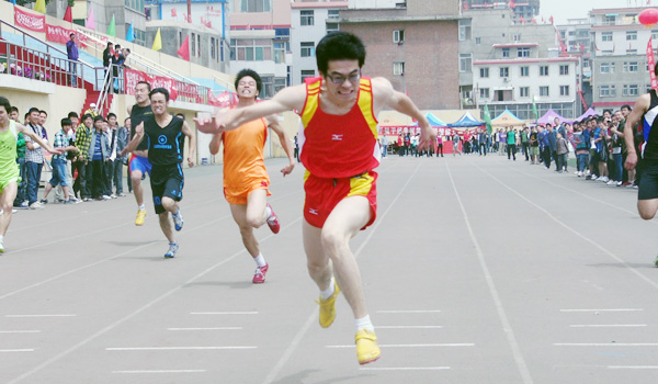 我院在校2011年田径运动会上取得竞赛成绩和精神文明双丰收 我院在校2011年田径运动会上取得竞赛成绩和精神文明双丰收