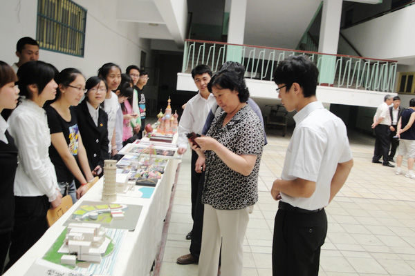 我院举办第四届“现代风华”文化节优秀作品展 我院举办第四届“现代风华”文化节优秀作品展