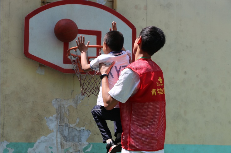 我院大学生参加心系残障儿童志愿服务活动 我院大学生参加心系残障儿童志愿服务活动