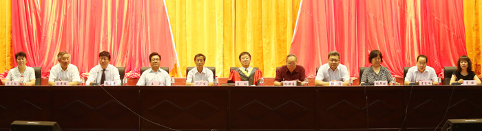我院隆重举行2014届毕业生毕业典礼暨学位授予大会