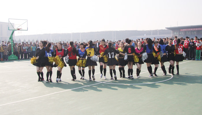 我院孝义校区2014级新生篮球赛火热开赛 我院孝义校区2014级新生篮球赛火热开赛