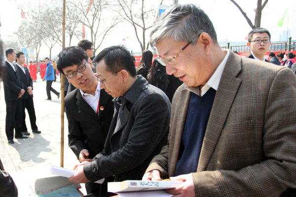 我院第五届“现代风华”校园文化节隆重开幕 我院第五届“现代风华”校园文化节隆重开幕