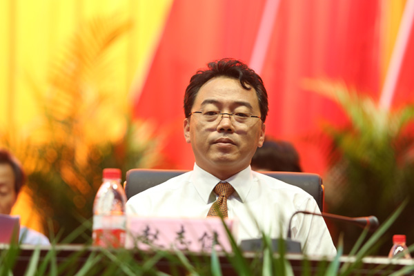 我院举行2012届毕业生毕业典礼