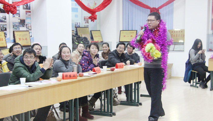我院举办教职工迎新年卡拉OK比赛 我院举办教职工迎新年卡拉OK比赛