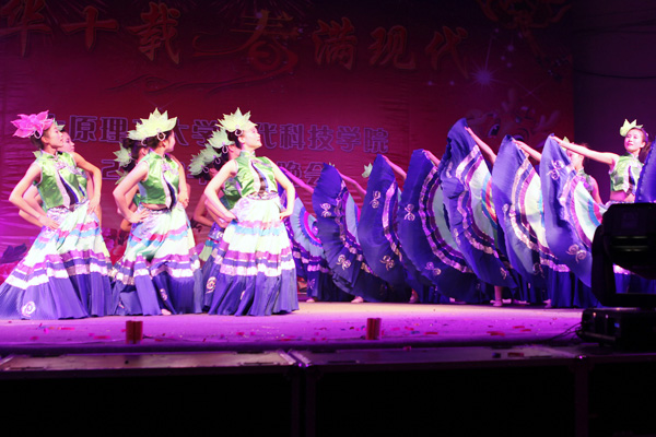 我院2012年元旦晚会圆满结束 我院2012年元旦晚会圆满结束