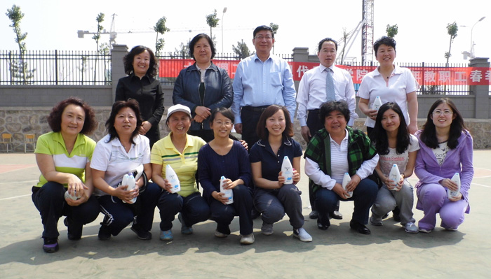 我院在明向校区举办2013年教职工趣味运动会 我院在明向校区举办2013年教职工趣味运动会