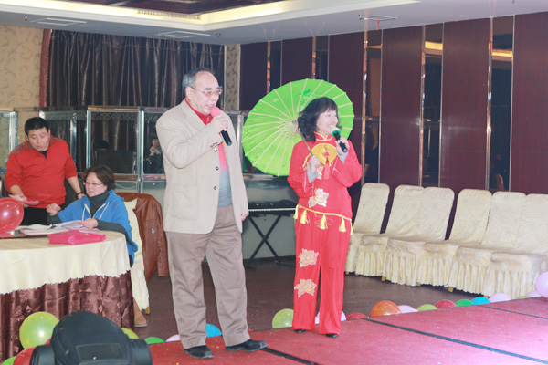 我院2013年教职工新年联欢会隆重举行 我院2013年教职工新年联欢会隆重举行