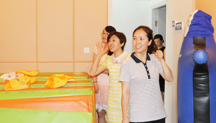 院学工部部长武佐君一行赴温州大学就业处、学生处调研 院学工部部长武佐君一行赴温州大学就业处、学生处调研