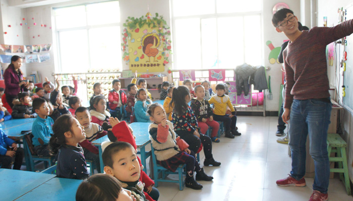 我院志愿者前往孝义市五爱幼儿园开展感恩节志愿服务 我院志愿者前往孝义市五爱幼儿园开展感恩节志愿服务