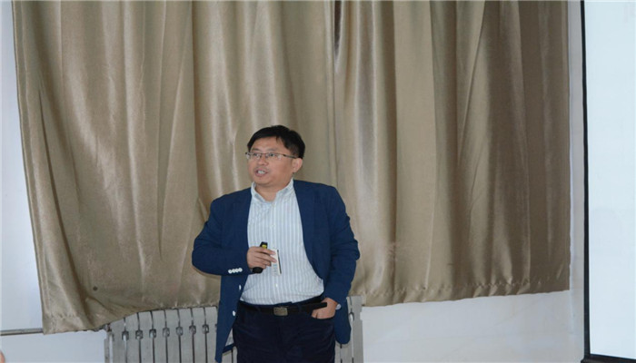 天津大学杨全红教授应邀来我院作题为《简单造就神奇—碳、石墨烯和科学研究》的学术讲座 天津大学杨全红教授应邀来我院作题为《简单造就神奇—碳、石墨烯和科学研究》的学术讲座