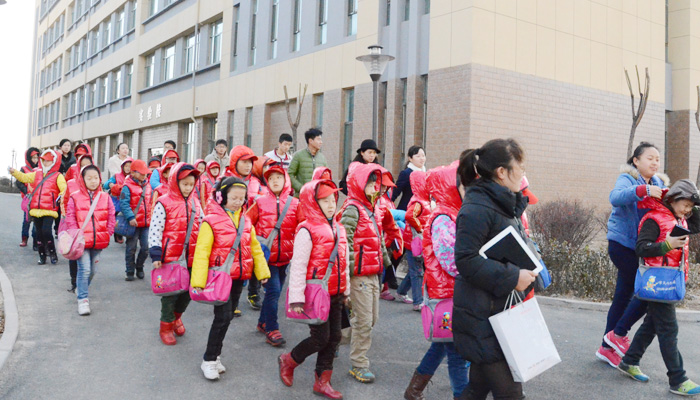 孝义市小记者到我院孝义校区参观学习 孝义市小记者到我院孝义校区参观学习