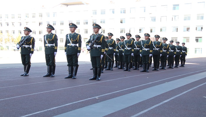 我院国旗护卫队赴孝义四中执行义务升旗任务 我院国旗护卫队赴孝义四中执行义务升旗任务