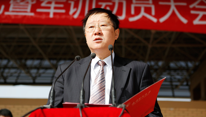 我院隆重举行2013级新生开学典礼暨军训动员大会 我院隆重举行2013级新生开学典礼暨军训动员大会