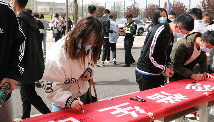 我院开展反邪教警示教育进校园活动 我院开展反邪教警示教育进校园活动