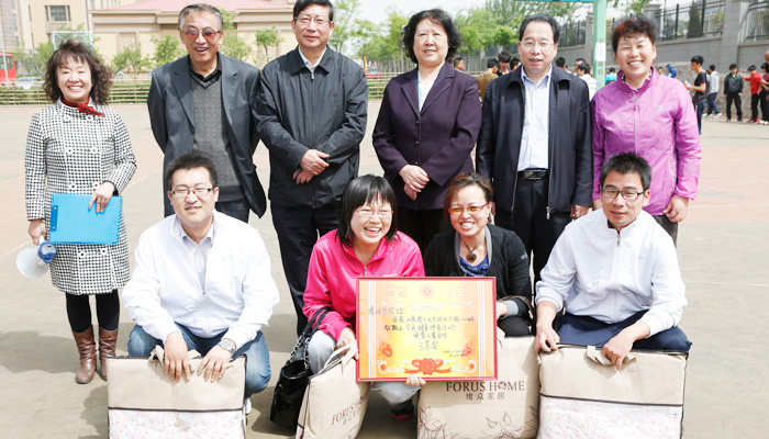 我院在明向校区成功举办2014年教职工健身体育活动 我院在明向校区成功举办2014年教职工健身体育活动