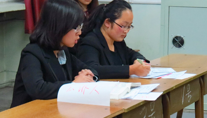 我院首届模拟法庭进校园活动预赛开幕 我院首届模拟法庭进校园活动预赛开幕