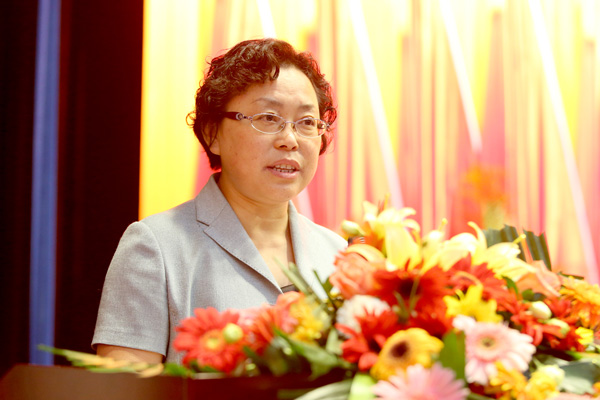 我院举行2012届毕业生毕业典礼