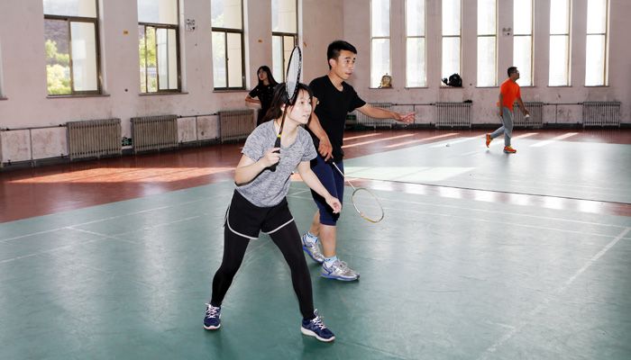 我院工会成功举办第二届教职工羽毛球比赛 我院工会成功举办第二届教职工羽毛球比赛