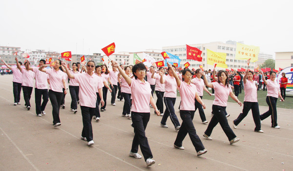 我院在校2011年田径运动会上取得竞赛成绩和精神文明双丰收 我院在校2011年田径运动会上取得竞赛成绩和精神文明双丰收