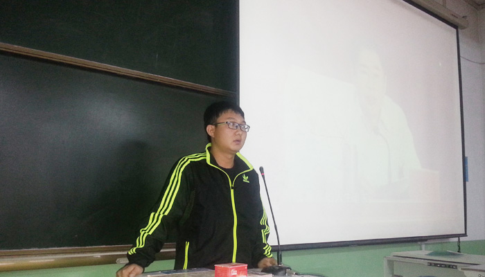 第二学生党总支召开“以先进党员为标杆,向先进党员学习”组织生活会 第二学生党总支召开“以先进党员为标杆,向先进党员学习”组织生活会