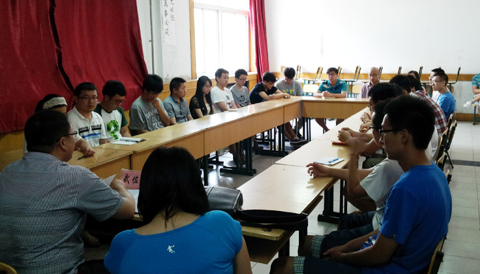我院举办2013届毕业生成功就业代表座谈会 我院举办2013届毕业生成功就业代表座谈会