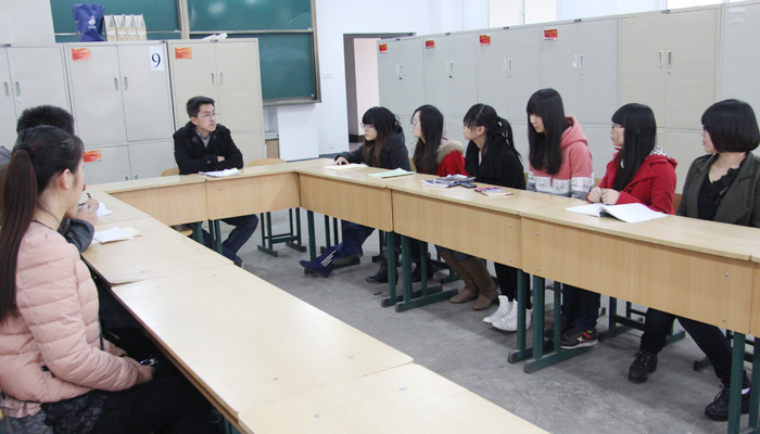 44118太阳成城集团召开勤工助学学生代表座谈会 44118太阳成城集团召开勤工助学学生代表座谈会
